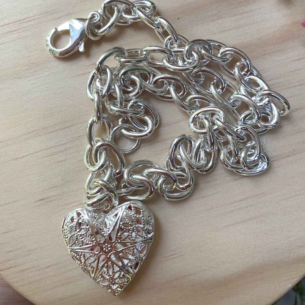 Silver Heart Necklace metal choker necklace - Picture 5 of 5